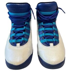 Jordan “ charlotte Hornets “ , size 7 Y